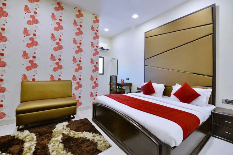FabHotel Anandam