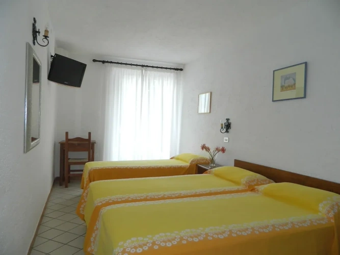 Standard Triple room with balcony