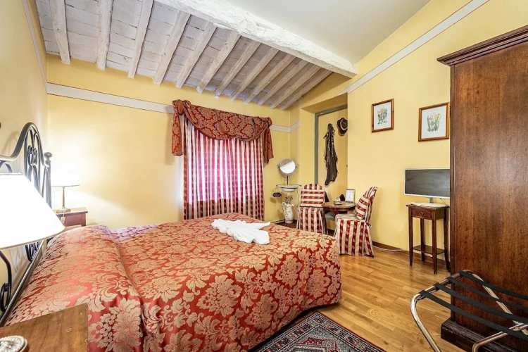 1 Bedroom Standard Double room with city view
