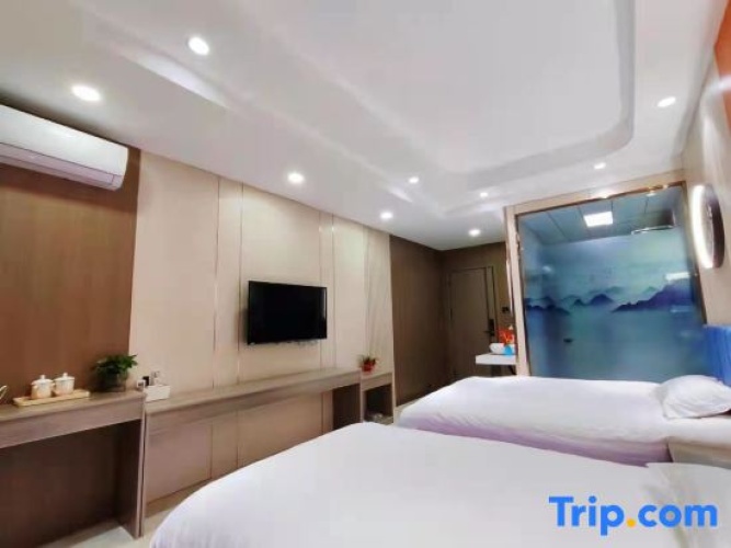 Deluxe Double Family room