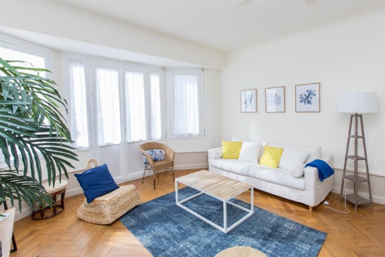 2 Bedrooms Apartment