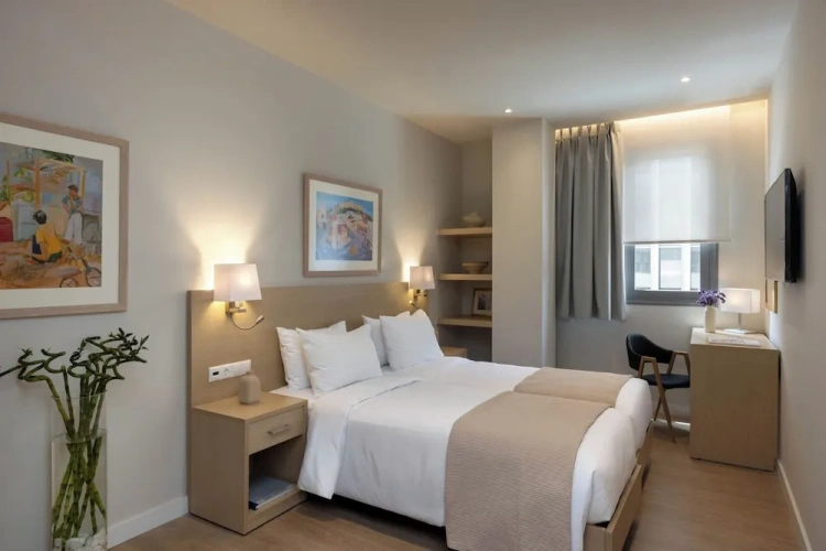 Classic Double room with city view