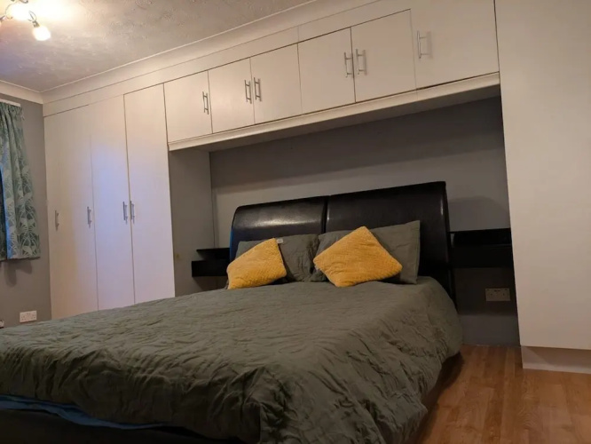 Central Large House Close To Heathrow - Slough