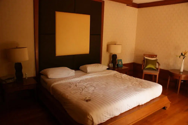 Sirinthara luxury villa