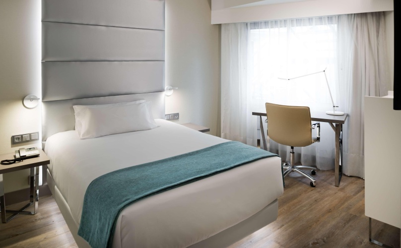 NH Madrid Zurbano photo 7