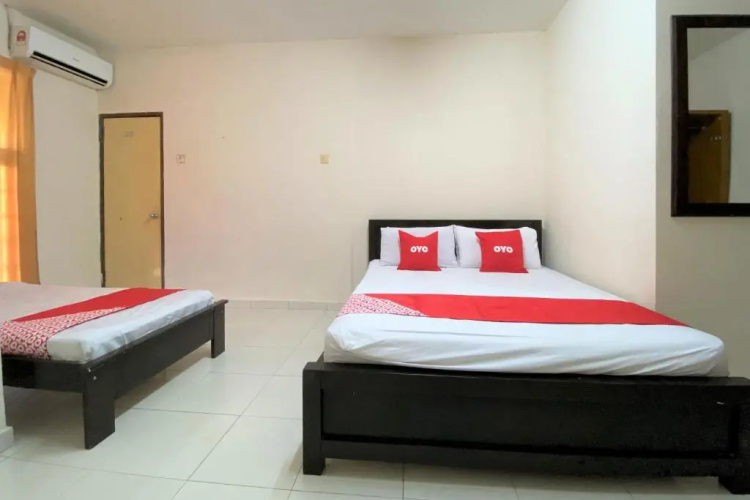 OYO 90159 Zahaar Hotel