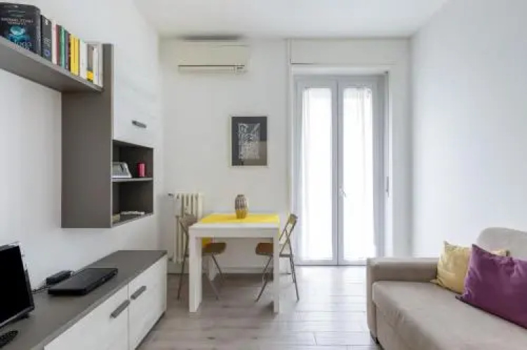 Piazza De Angeli M1 Comfortable Flat With Balcony