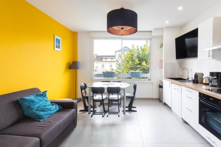 2 Bedrooms Apartment