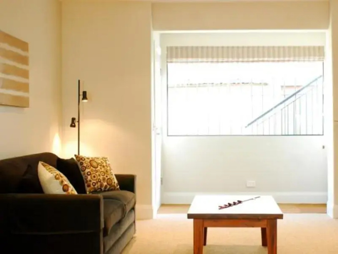 404 Trafalgar Apartments