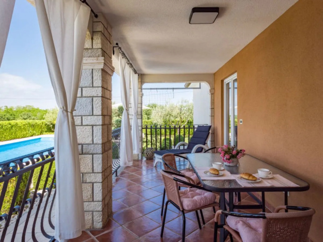 Apartment Cancar Como 41139