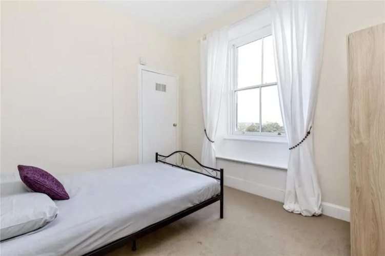 5 Bedroom Flat With Great Views In Bruntsfield