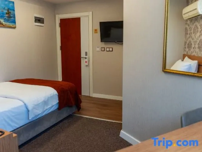 Economy room