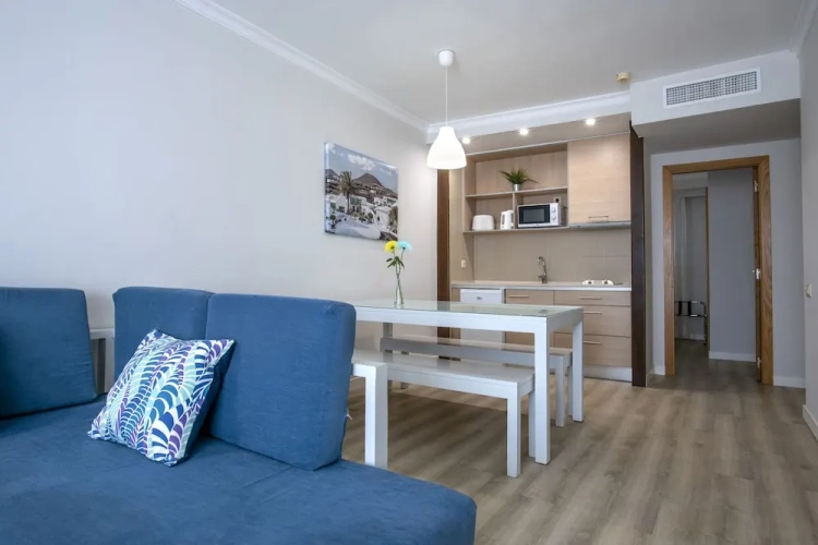 2 Bedrooms Suite with balcony