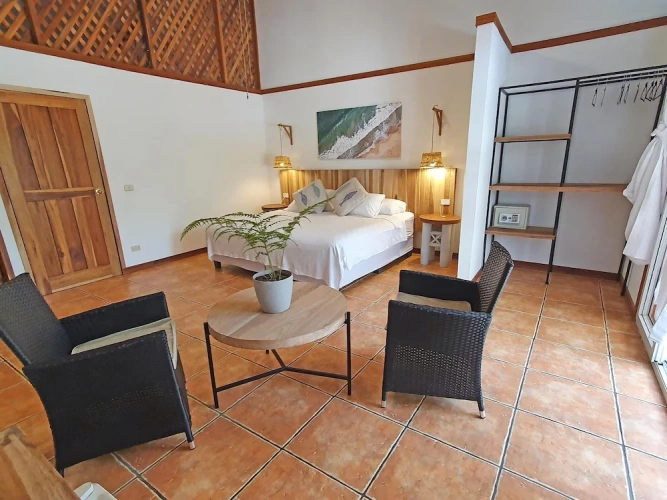 Quadruple Suite with pool view