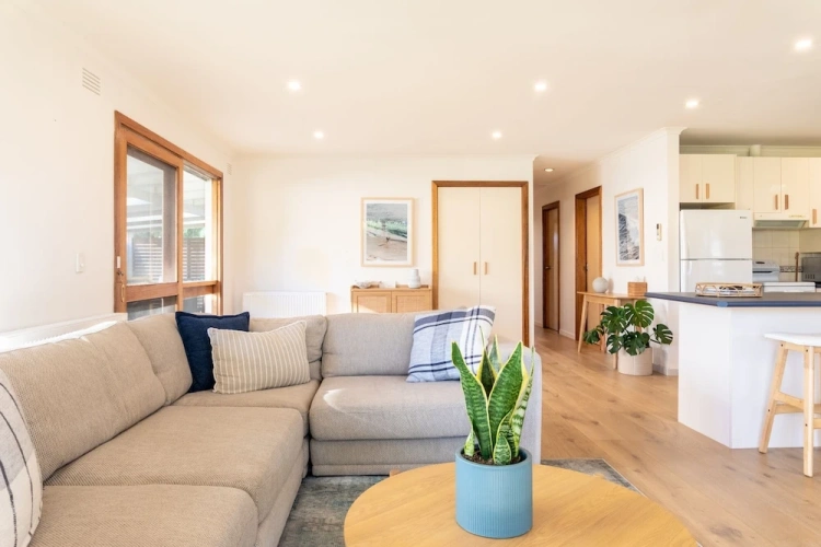 4 Bedrooms Family Cottage with garden view