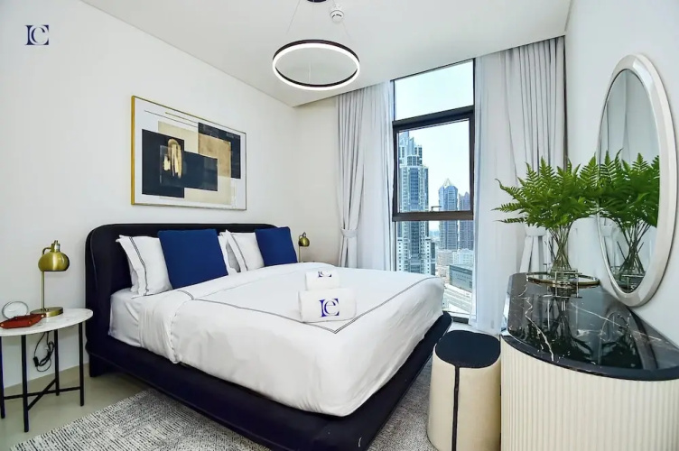 2bedroom Apt in Burj Crown