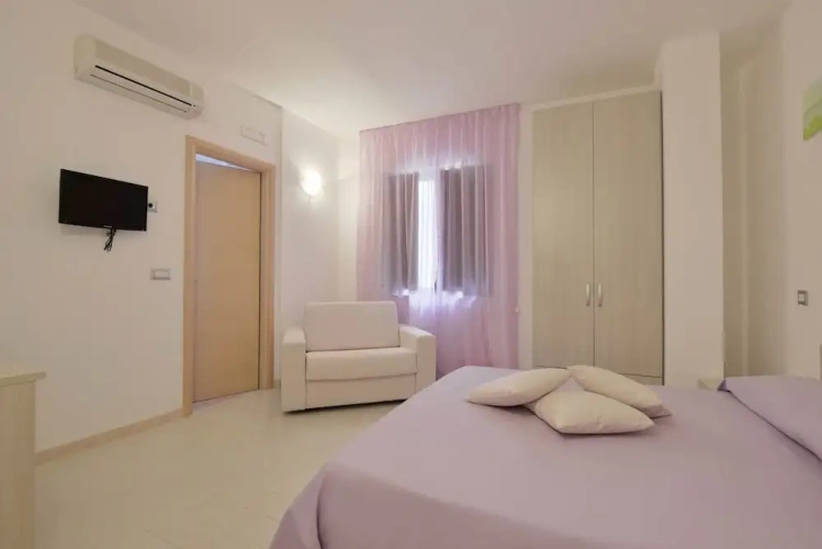 Standard Triple room with balcony