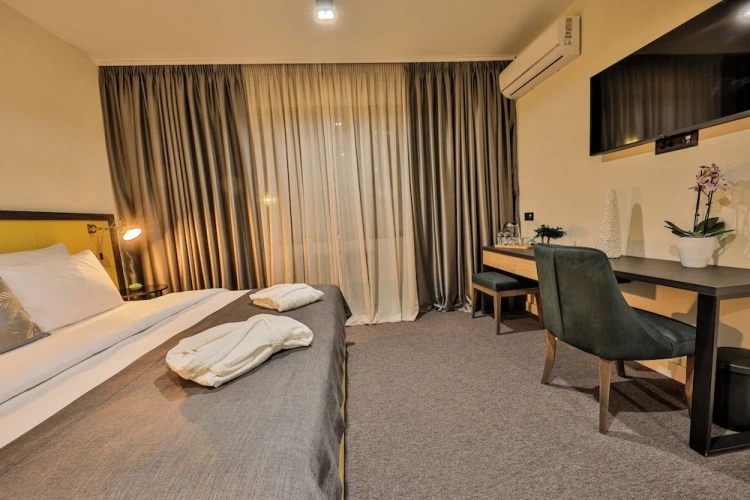 Deluxe Quadruple room