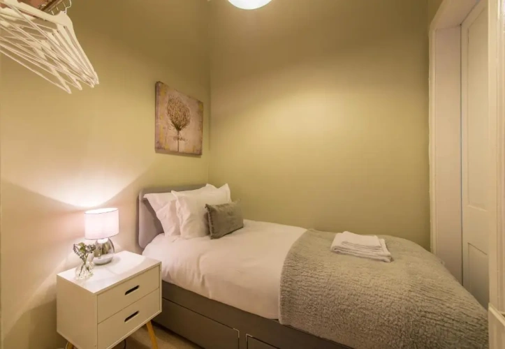 2 Bedrooms Apartment