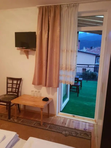 Yana Guest House