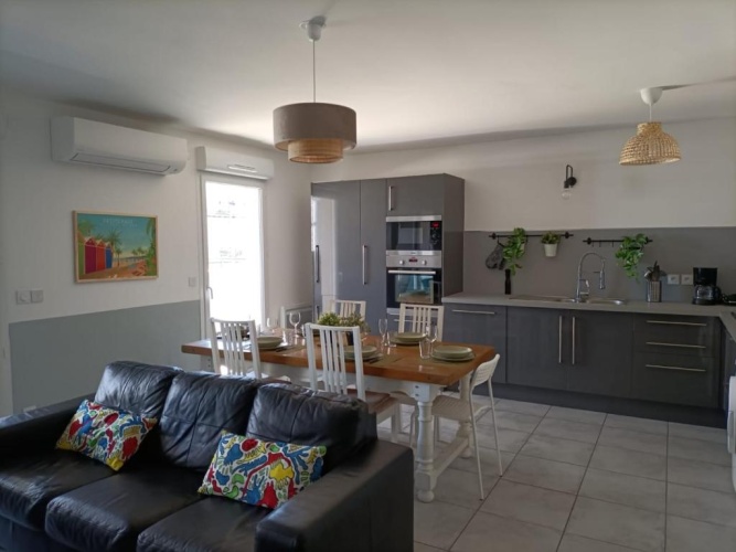 3 Bedrooms Apartment