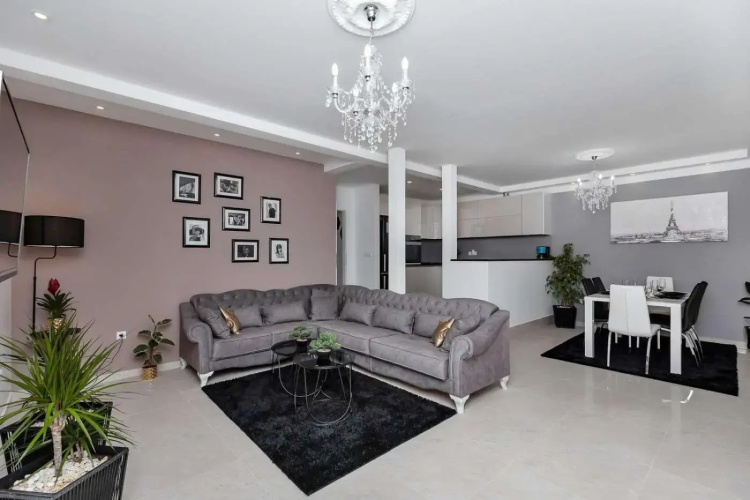 Luxurious Apartment Nino