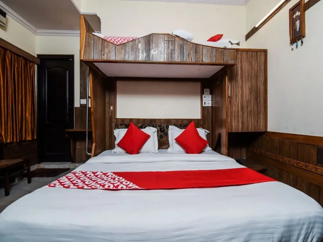 Cottage Crown Plaza