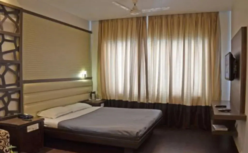Hotel Raj Continental