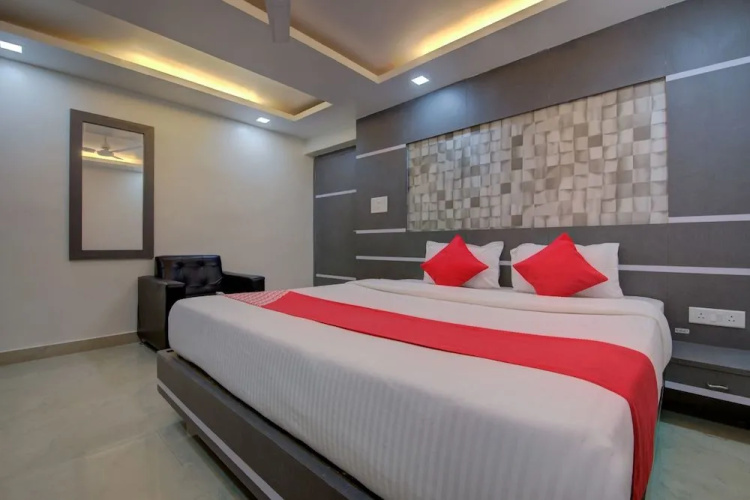 OYO 29204 Hotel Blue Sapphire