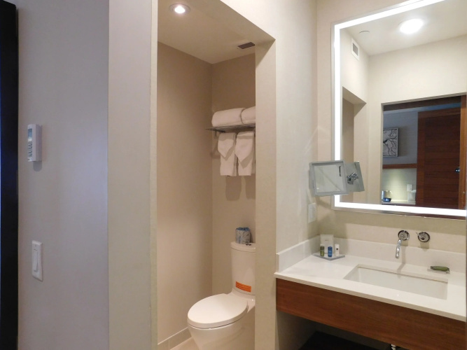 Radisson Hotel Conference Center Calgary Airport photo 10