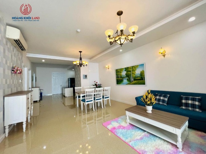 2 Bedrooms Apartment