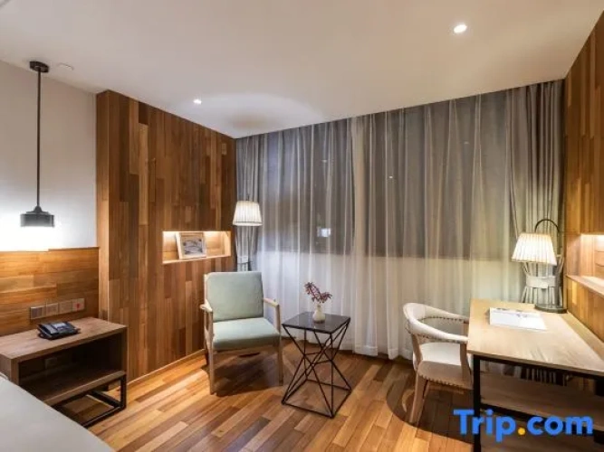 Standard Quadruple Family room