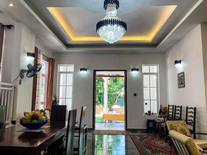 Queen's Villa