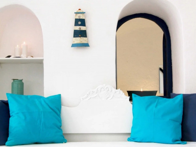Blu Bianco Cave House