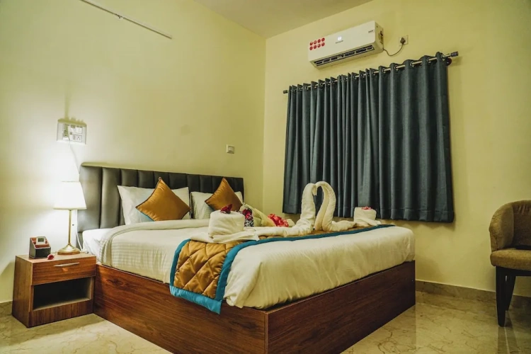 Classic Double room with city view