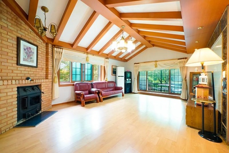 Grand room