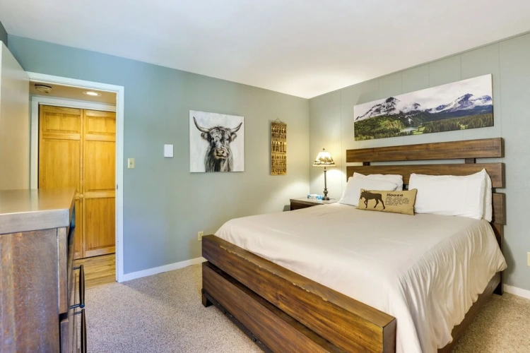 2 Bedrooms Apartment