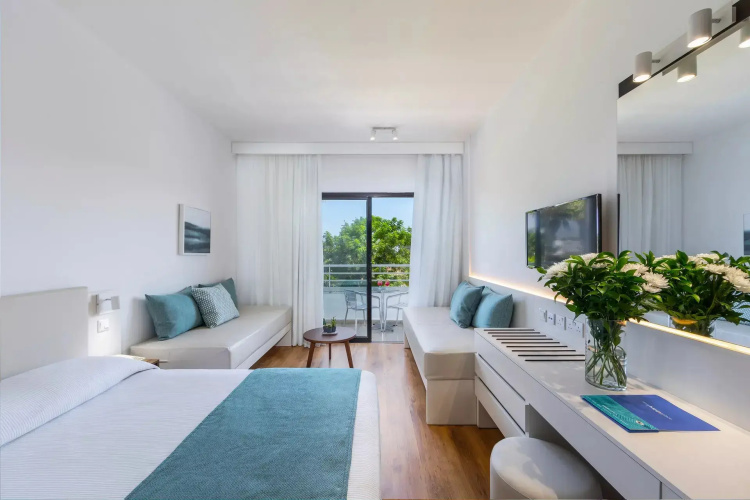 Standard room with sea view