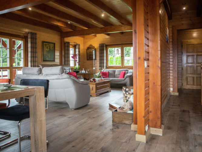 Affluent Chalet in Septon with Whirlpool, Sauna, Hot Tub