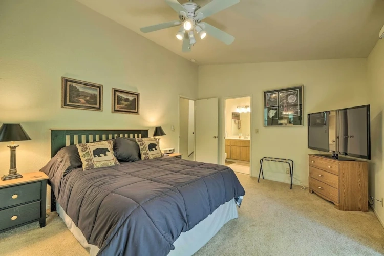 2 Bedrooms Apartment