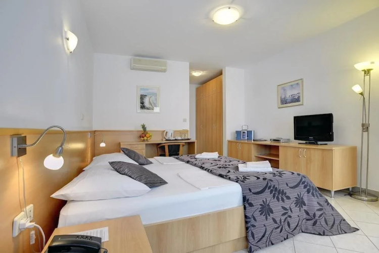 Zlatni Rat Beach Hotel