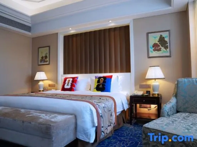 Executive Suite with city view