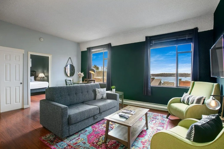 1 Bedroom Suite