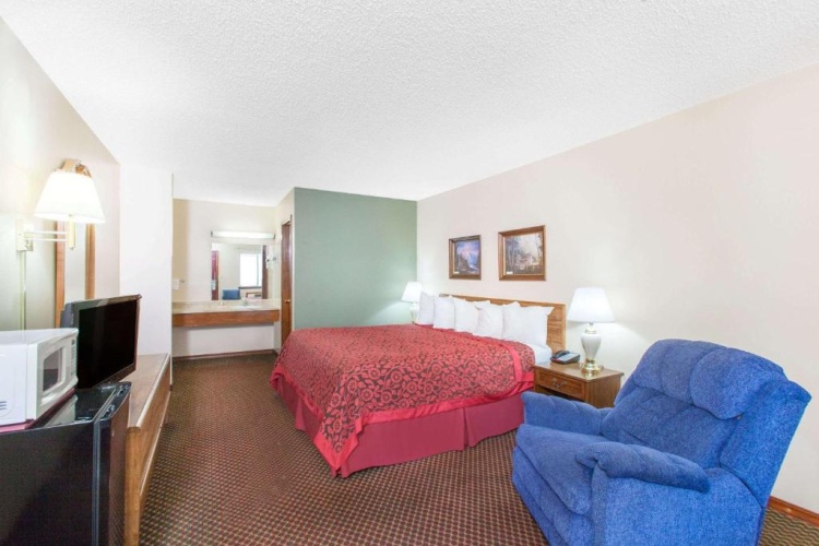 Suite with land view