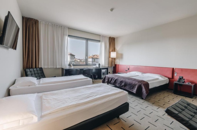 Superior Quadruple room