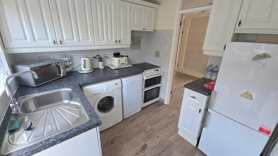 Herne Bay - House - Sleeps 7 - Parking