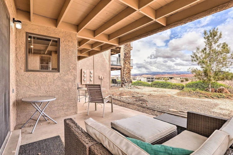 2 Bedrooms Apartment
