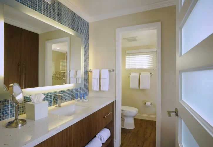 2 Bedrooms Double Suite with balcony and beachfront