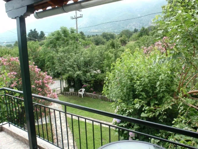 Studio with balcony and with mountain view