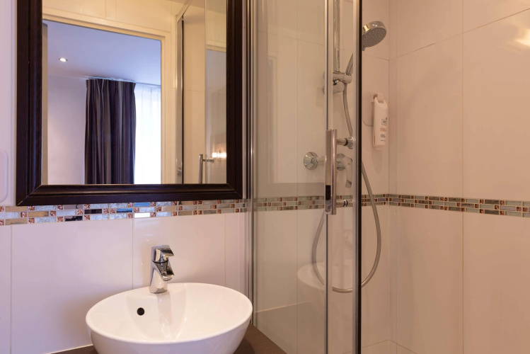 Hotel Apolonia Paris Montmartre, Sure Hotel Collection by BW photo 9